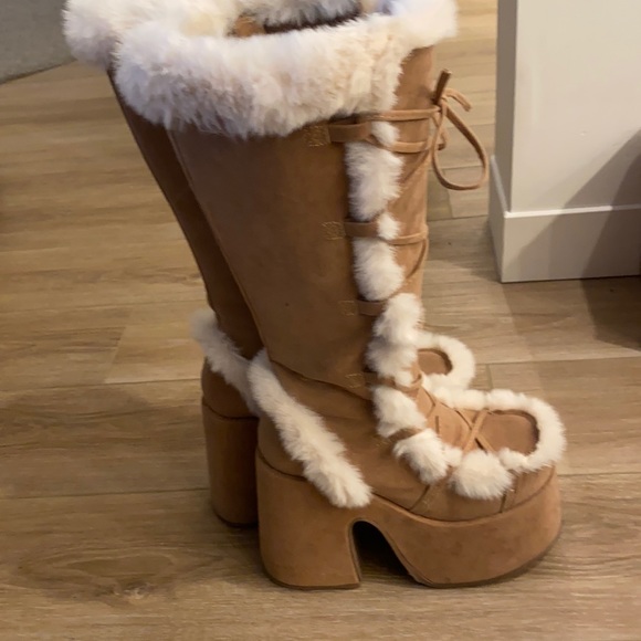 Fuzzy Demonia platform heel boots - Picture 1 of 3
